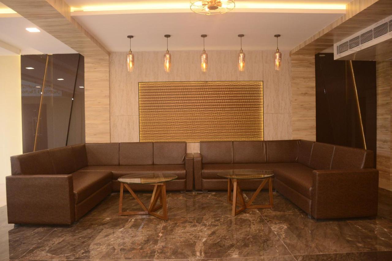 Hotel Bharat Кота Екстериор снимка