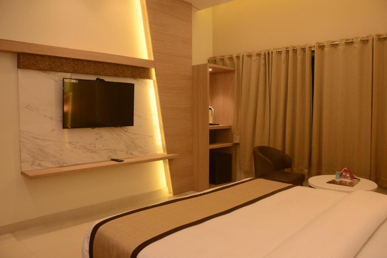 Hotel Bharat Кота Екстериор снимка