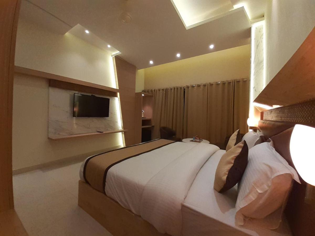 Hotel Bharat Кота Екстериор снимка