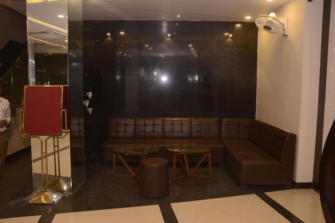 Hotel Bharat Кота Екстериор снимка