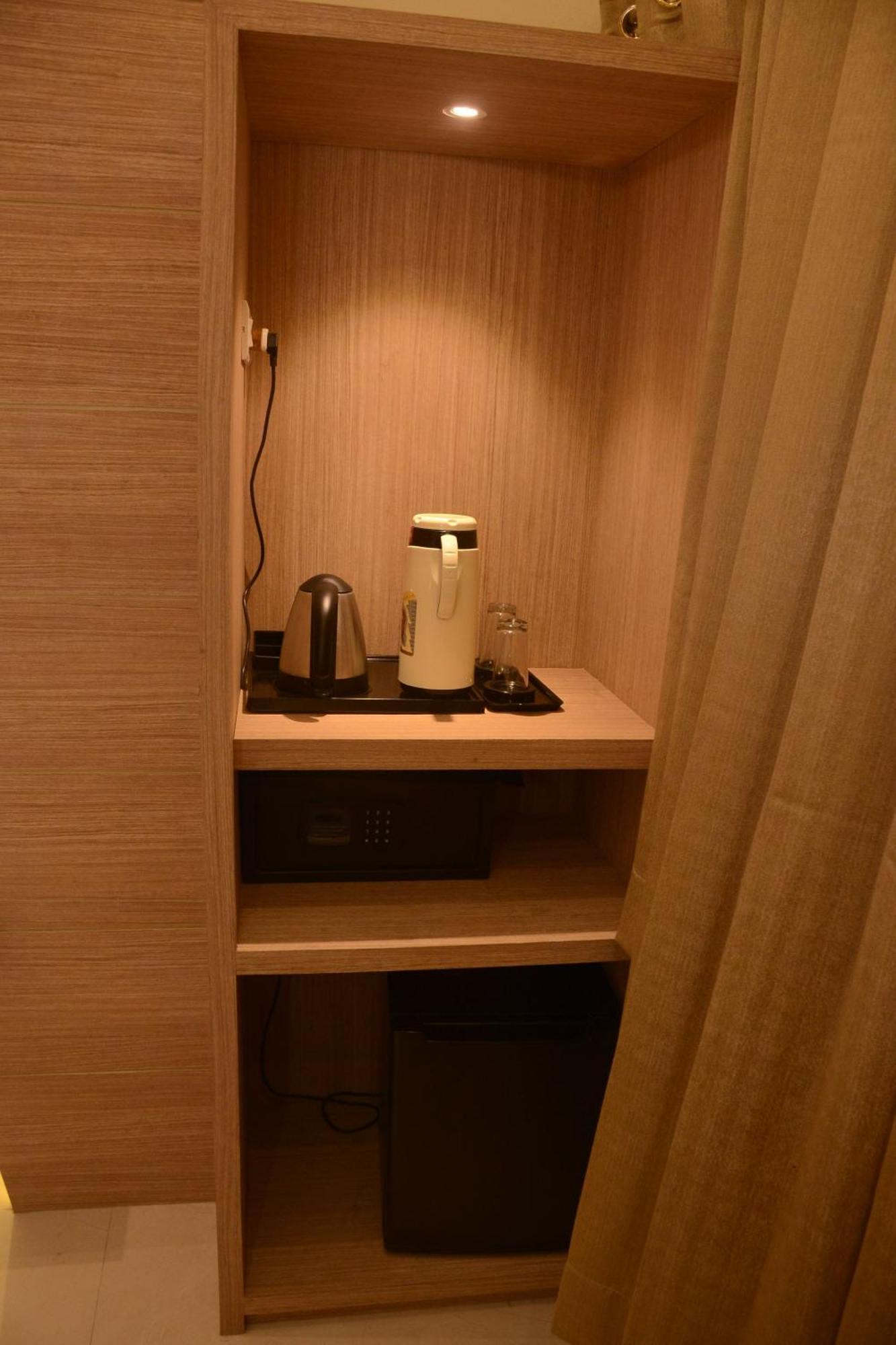 Hotel Bharat Кота Екстериор снимка